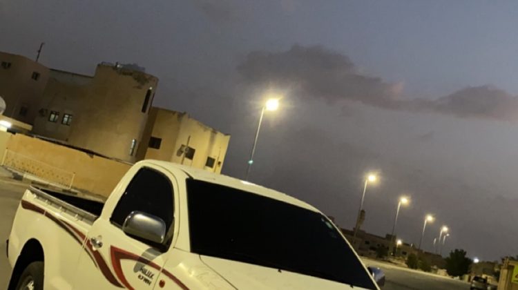 تويوتا هايلكس سقف متحرك موديل 2014 للبيع في السعودية القصيم
