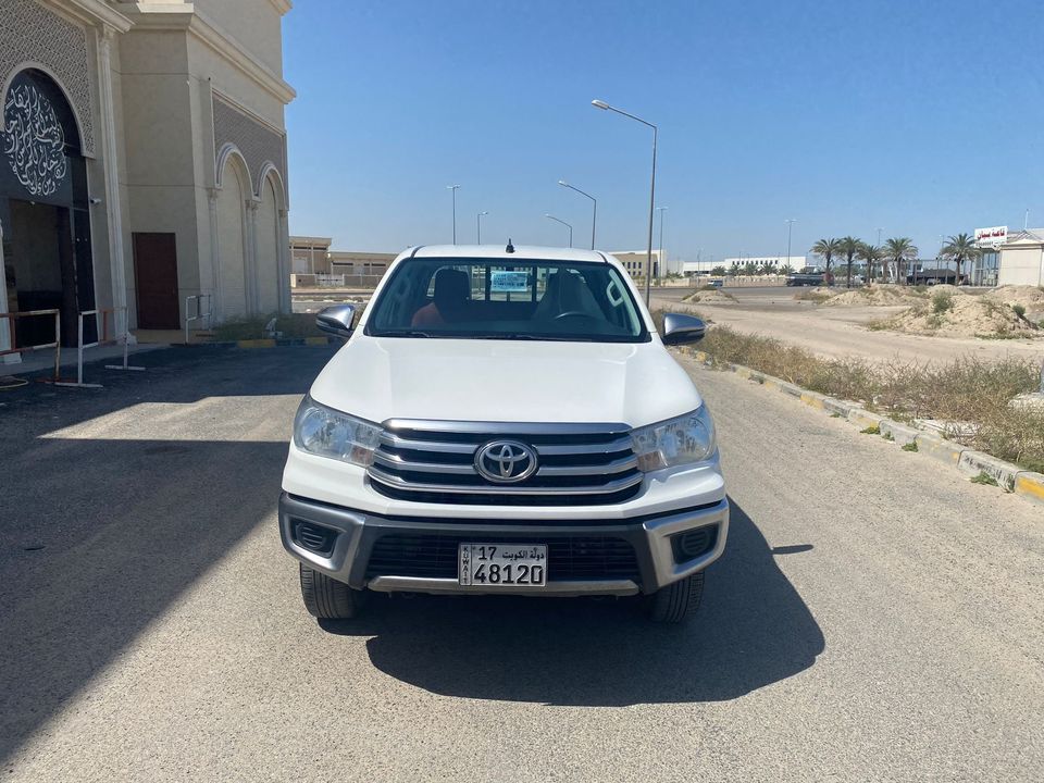 سيارة تويوتا هيلوكس موديل 2020 للبيع فى مدينة الكويت بالكويت
