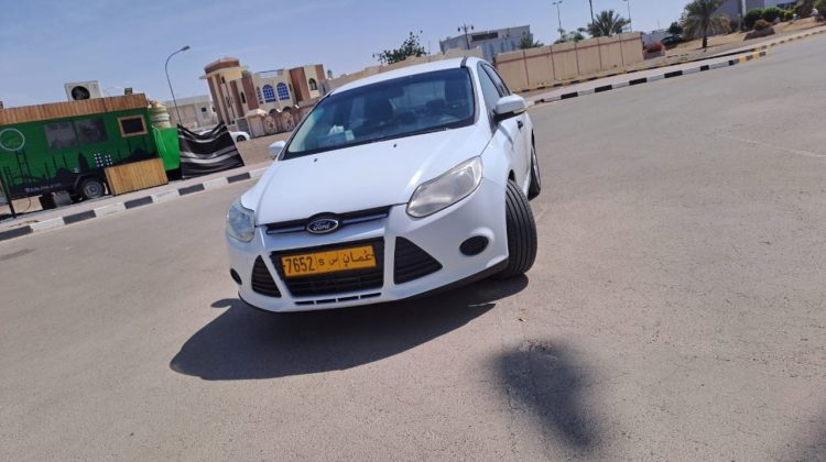 سيارة فورد فوكس موديل 2012 للبيع فى البريمي سلطنة عمان