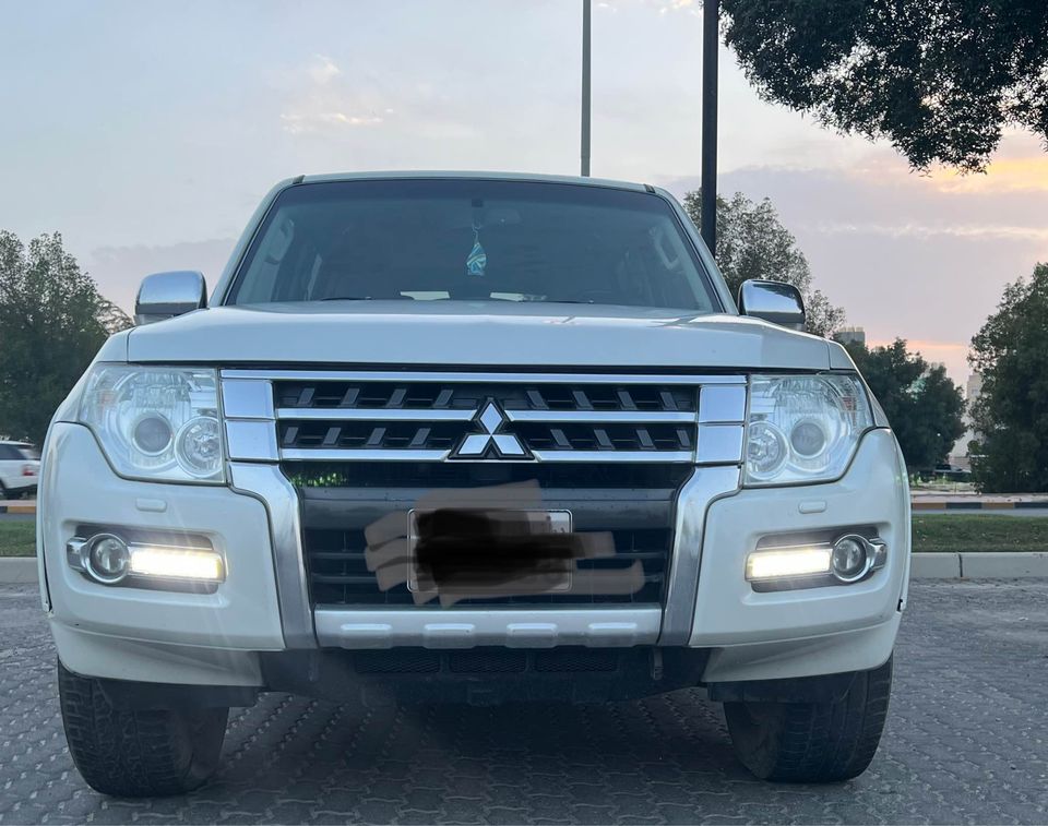 سيارة ميتسوبيشي باجيرو موديل 2017 للبيع فى الاحمدى الكويت