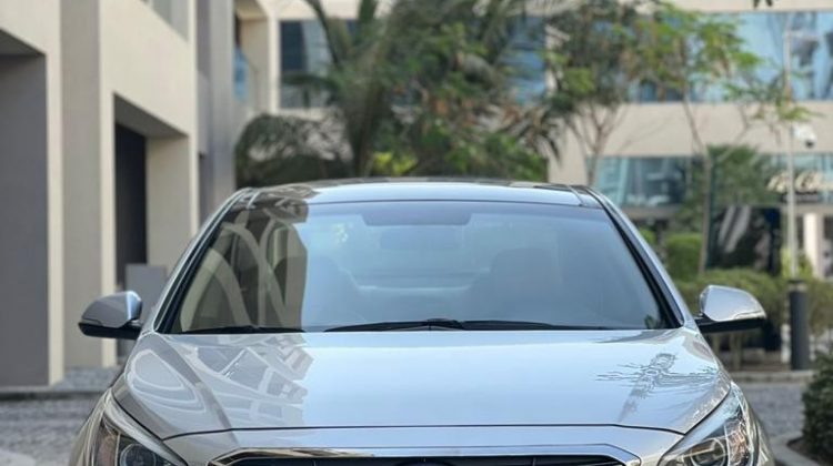 سيارة هايونداي سوناتا موديل 2015 للبيع فى مسقط سلطنة عمان