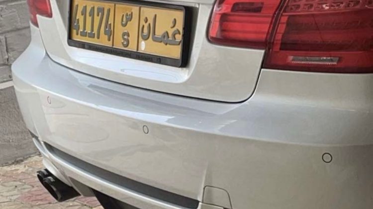 سيارة بي إم دبليو الفئة 3 موديل 2012 للبيع فى مسقط سلطنة عمان