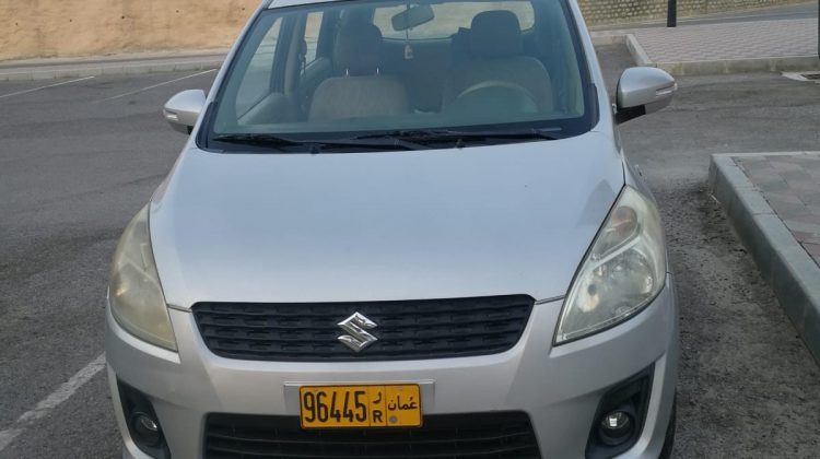 سيارة سوزوكي ارتيغا موديل 2015 للبيع فى مسقط سلطنة عمان