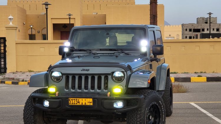 للبيع سيارة جيب رانجلر موديل 2015 فى الداخلية سلطنة عمان