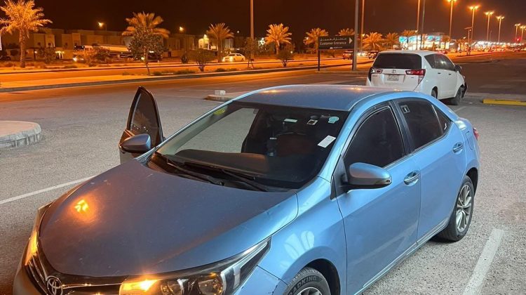 سيارة تويوتا كورولا موديل ⁨2015⁩ للبيع فى الرياض السعودية