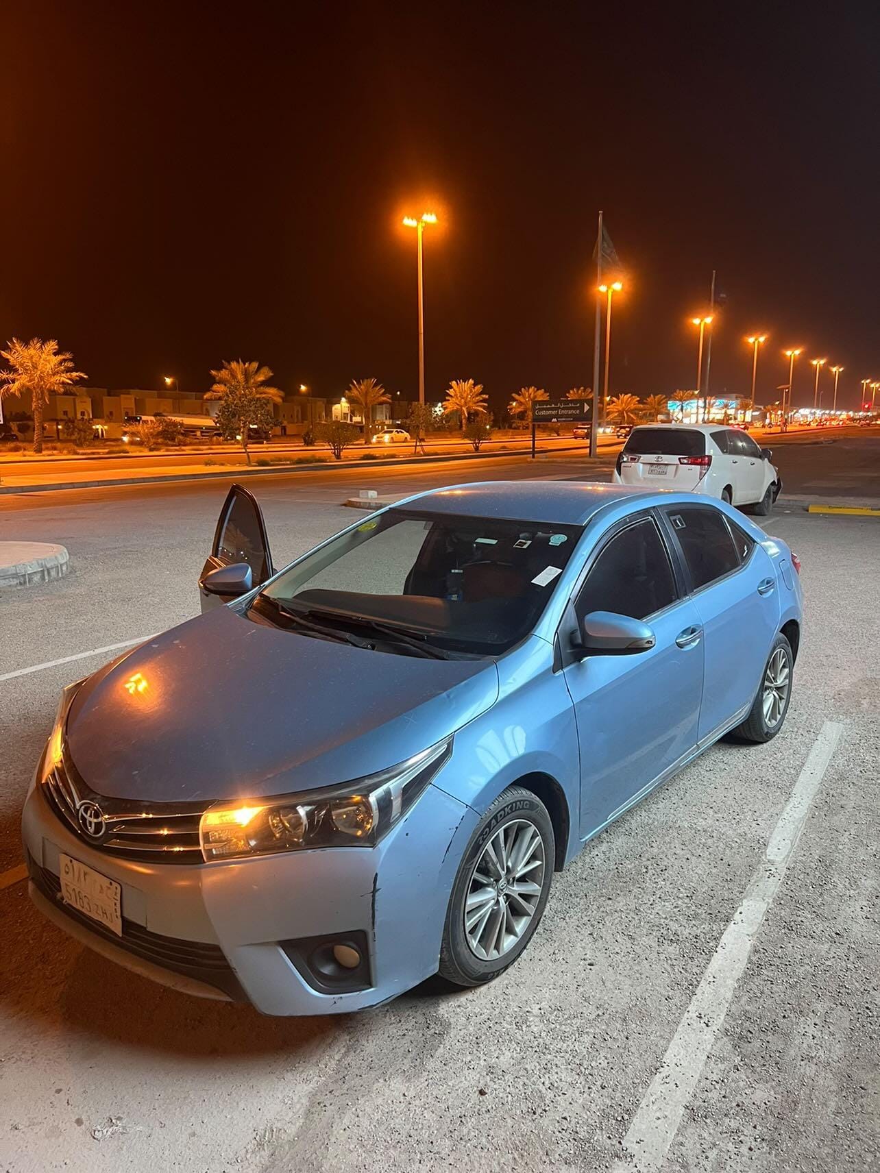 سيارة تويوتا كورولا موديل ⁨2015⁩ للبيع فى الرياض السعودية